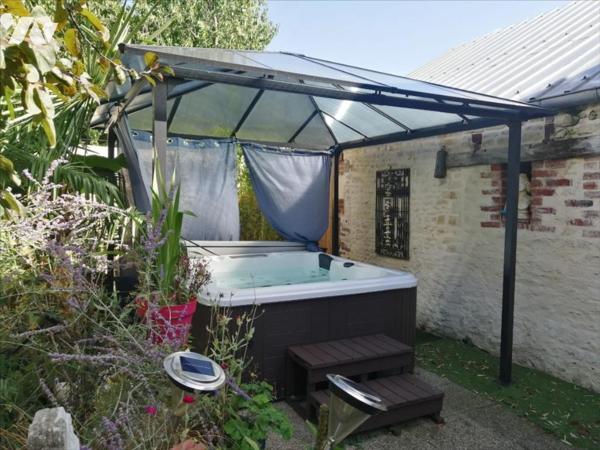 ST PIERRE/DIVES-MAISON EN PARFAIT ETAT