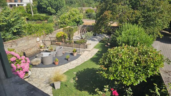 Le Mas-d'Agenais (47430) Magnifique demeure de village 5 chambres, garage et jardin.