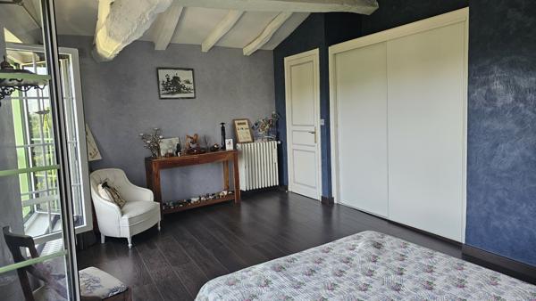 Le Mas-d'Agenais (47430) Magnifique demeure de village 5 chambres, garage et jardin.