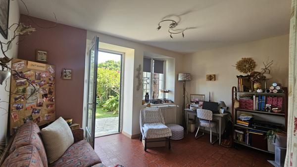 Le Mas-d'Agenais (47430) Magnifique demeure de village 5 chambres, garage et jardin.