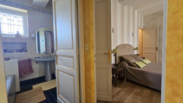 Le Mas-d'Agenais (47430) Magnifique demeure de village 5 chambres, garage et jardin.