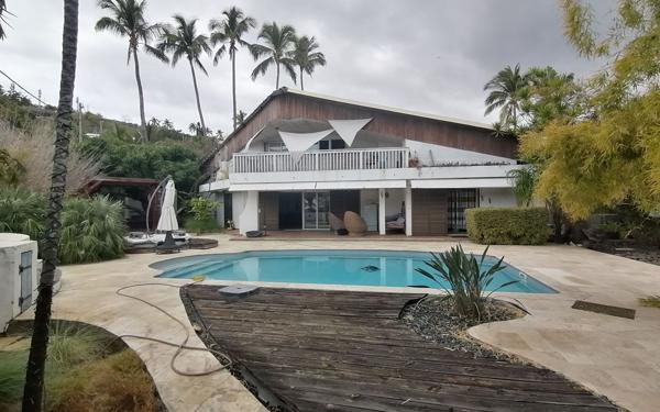 Maison à vendre    10 pièces •  Saint-Paul