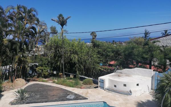 Maison à vendre    10 pièces •  Saint-Paul