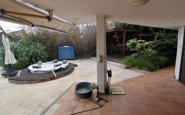 Maison à vendre    10 pièces •  Saint-Paul