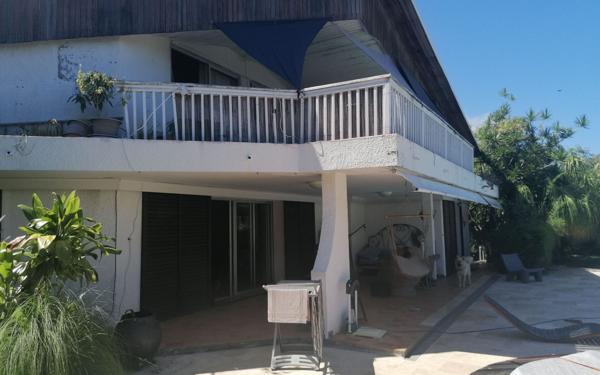 Maison à vendre    10 pièces •  Saint-Paul