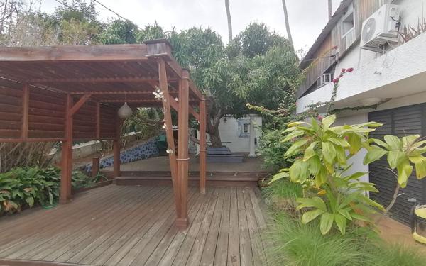 Maison à vendre    10 pièces •  Saint-Paul