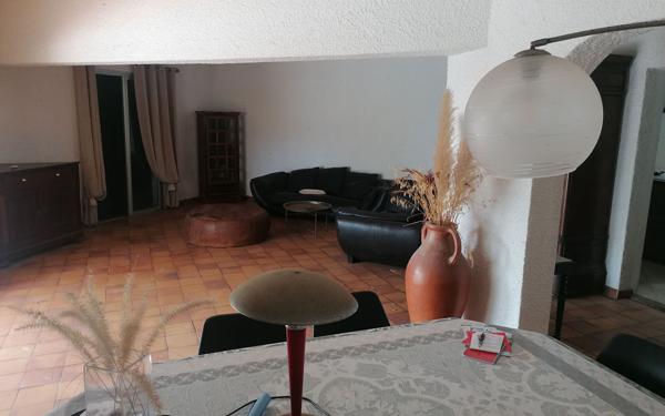 Maison à vendre    10 pièces •  Saint-Paul