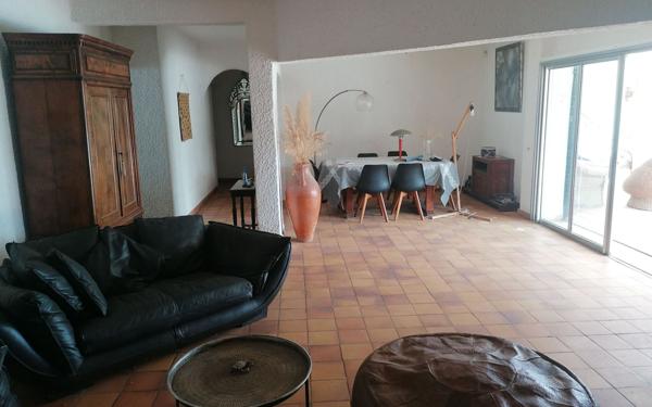 Maison à vendre    10 pièces •  Saint-Paul