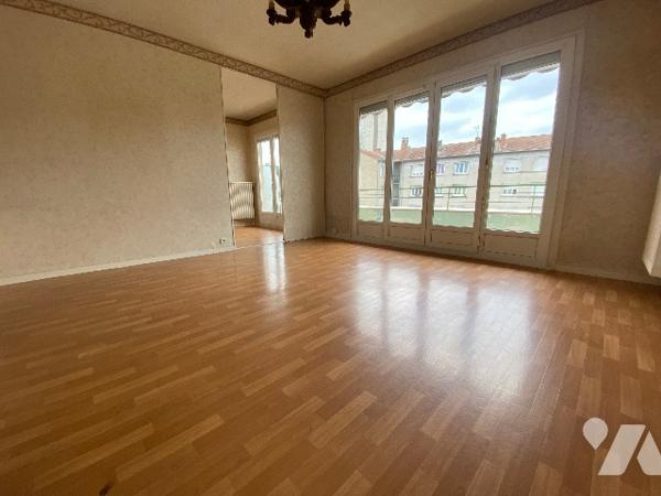 Appartement de 63.27m² env. traversant avec grand balcon