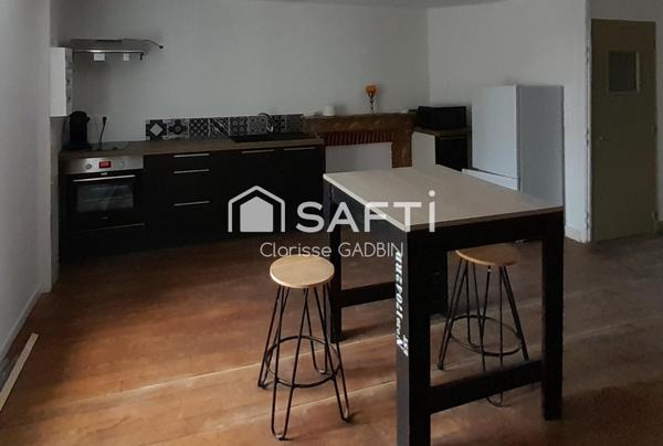 Deux appartements au cœur du village , proche du centre d'entrainement. Idéal pour investisseurs !