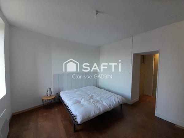 Deux appartements au cœur du village , proche du centre d'entrainement. Idéal pour investisseurs !