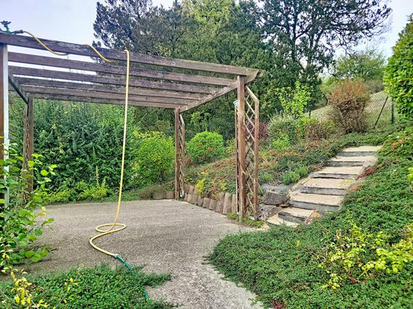 MAISON - 3 CHAMBRES - JARDIN - GARAGE - DEUXNOUDS DEVANT BEAUZEE