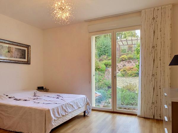 MAISON - 3 CHAMBRES - JARDIN - GARAGE - DEUXNOUDS DEVANT BEAUZEE