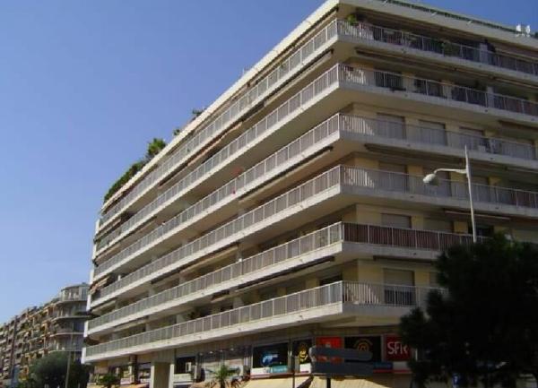 Appartement à vendre    3 pièces • 77 m2 Nice