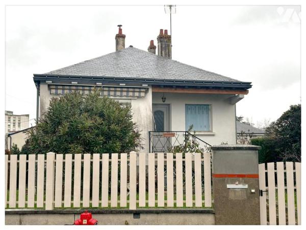 Maison sur sous sol sur-élevé  Chalouére, Ney, Saint Serge 