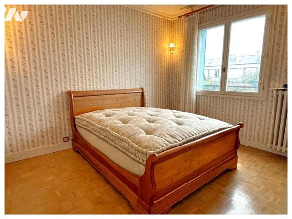 Maison sur sous sol sur-élevé  Chalouére, Ney, Saint Serge 