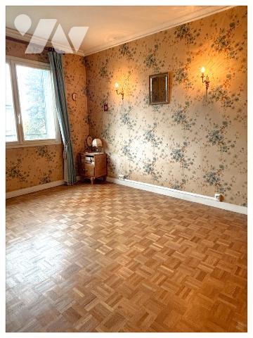 Maison sur sous sol sur-élevé  Chalouére, Ney, Saint Serge 