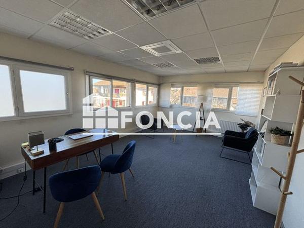 Location Local commercial 1 pièce 21.49 m² - 33 ROUTE DES CHEVENNES Cran Gevrier 74960