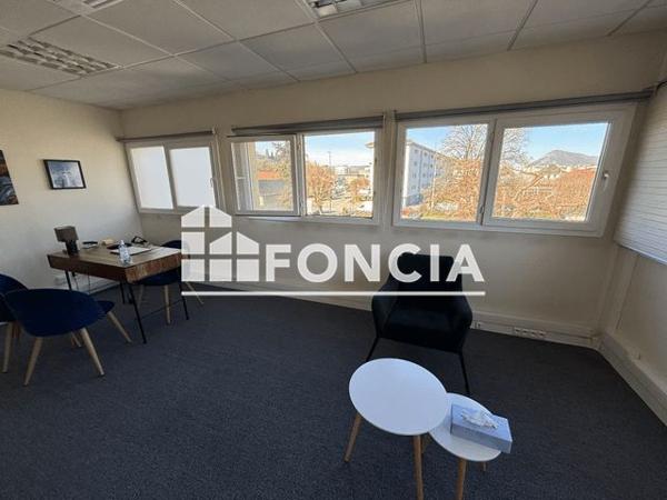 Location Local commercial 1 pièce 21.49 m² - 33 ROUTE DES CHEVENNES Cran Gevrier 74960