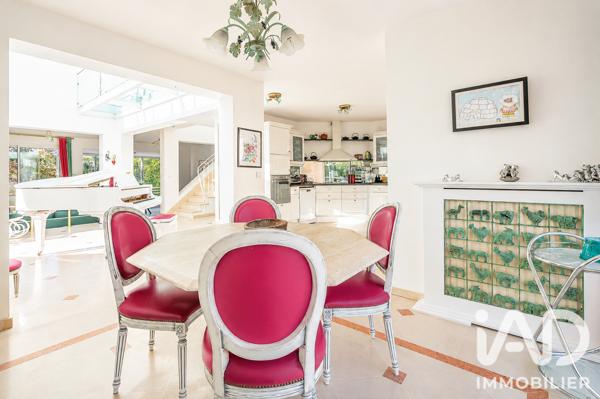 Maison à vendre 6 pièces 243,7 m² Chennevières-sur-Marne