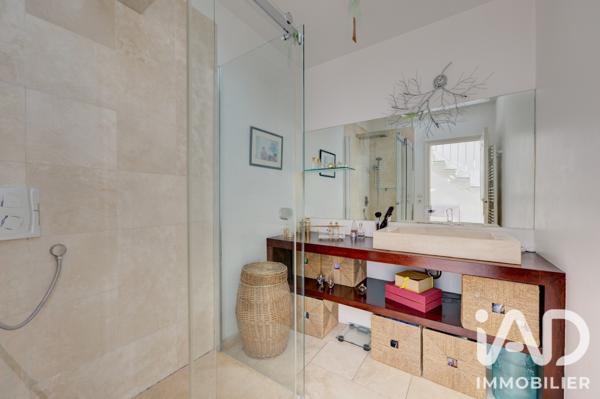 Maison à vendre 6 pièces 243,7 m² Chennevières-sur-Marne
