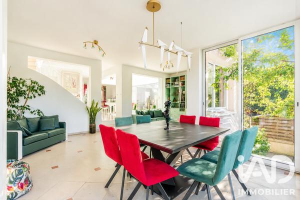 Maison à vendre 6 pièces 243,7 m² Chennevières-sur-Marne