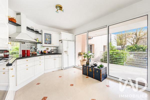Maison à vendre 6 pièces 243,7 m² Chennevières-sur-Marne