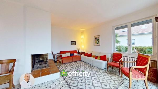 Maison
         7 pièces
        - 184 m² 330 000 € *
