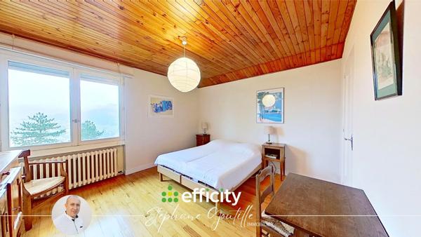 Maison
         7 pièces
        - 184 m² 330 000 € *