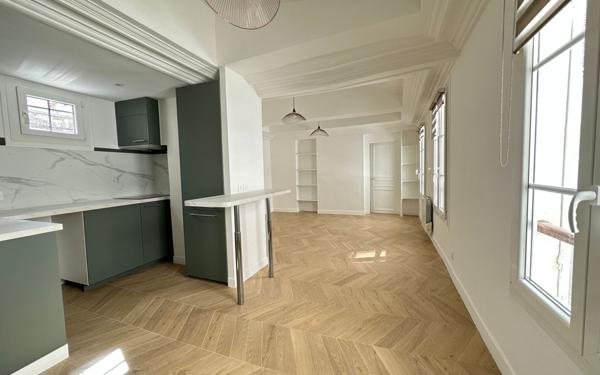 Appartement à vendre    3 pièces • 49,45 m2 Paris 7