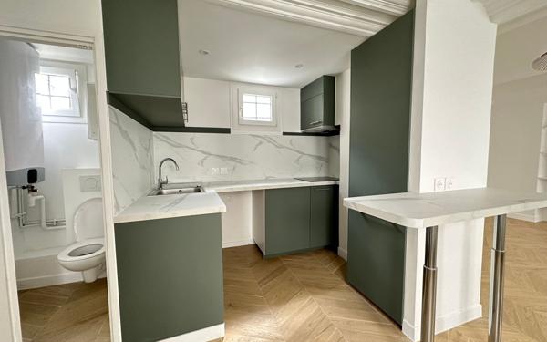 Appartement à vendre    3 pièces • 49,45 m2 Paris 7