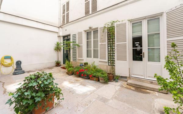 Appartement à vendre    3 pièces • 49,45 m2 Paris 7