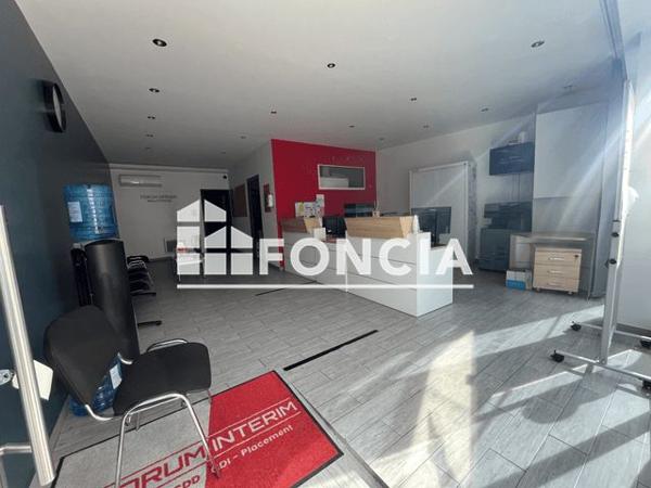 Location Local commercial 3 pièces 70.69 m² - 13 AVENUE ROGER COHE Pessac 33600