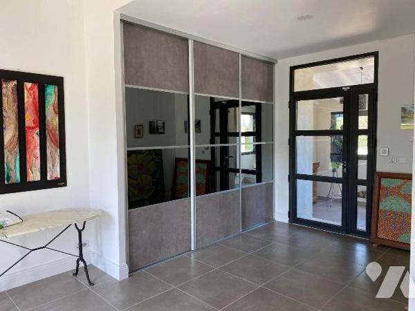 Mas à vendre sur la commune d' Arles (RAPHELE LES ARLES 13280) dans les Bouches-du-Rhône (13) :...