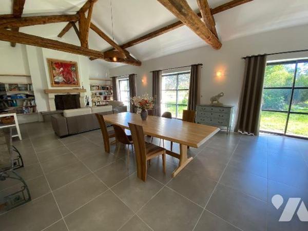 Mas à vendre sur la commune d' Arles (RAPHELE LES ARLES 13280) dans les Bouches-du-Rhône (13) :...