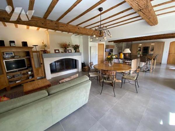 Mas à vendre sur la commune d' Arles (RAPHELE LES ARLES 13280) dans les Bouches-du-Rhône (13) :...