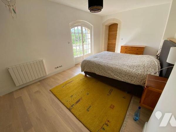 Mas à vendre sur la commune d' Arles (RAPHELE LES ARLES 13280) dans les Bouches-du-Rhône (13) :...