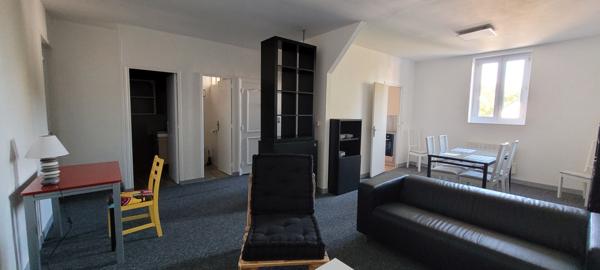 A LOUER Appartement meublé 3 pièces principales