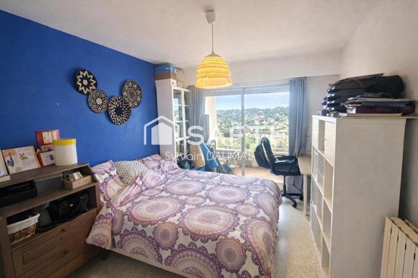 Lumière, vue dégagée et emplacement recherché : un T3 fonctionnel et idéalement situé.