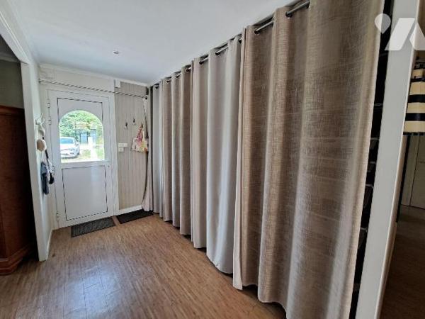 Maison de PLAIN PIED + TERRAIN CONSTRUCTIBLE DÉTACHABLE composée d'une entrée avec placard, sal...