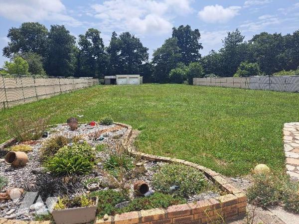 Maison de PLAIN PIED + TERRAIN CONSTRUCTIBLE DÉTACHABLE composée d'une entrée avec placard, sal...