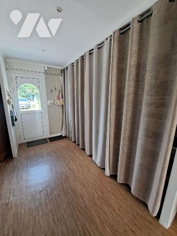 Maison de PLAIN PIED + TERRAIN CONSTRUCTIBLE DÉTACHABLE composée d'une entrée avec placard, sal...