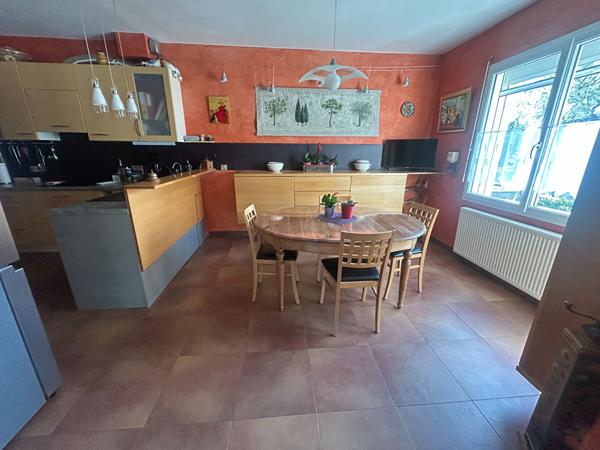 Maison à vendre à Fouras Centre-ville 180 m² 4 chambres Grand terrain Fouras Maison à vendre à Fouras Centre-ville 180 m² 4 chambres Grand terrain Fouras