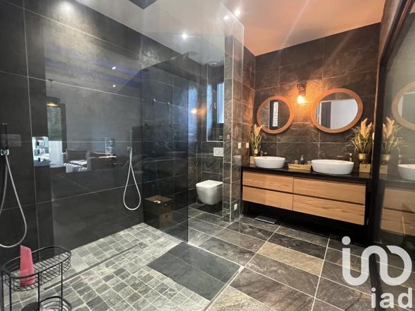 Maison d’architecte 6 pièces de 237 m² à Cambes (33880)