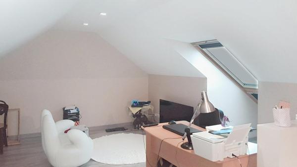 7p. 4 chambres. Parfait état. Plain-pied. Sous-sol total. Maisonnette indépendante. Jardin paysagé. Volumes