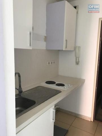 A louer appartement F1 sur la résidence PROXIMA à Sainte Clotilde.