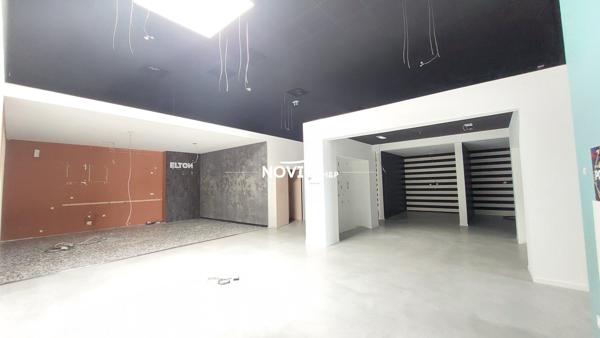 Local commercial 650mÂ³
