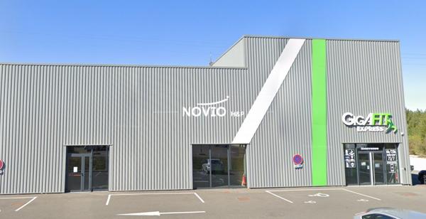 Local commercial en zone commerciale