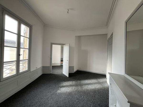 A vendre dans l'Hyper centre ville 3 lots d'habitation et 3 lots annexes dans un immeuble bourgeois