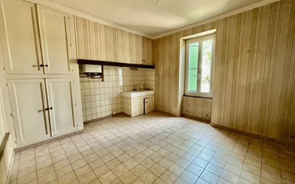 Immeuble à vendre    5 pièces • 146 m2 Castres